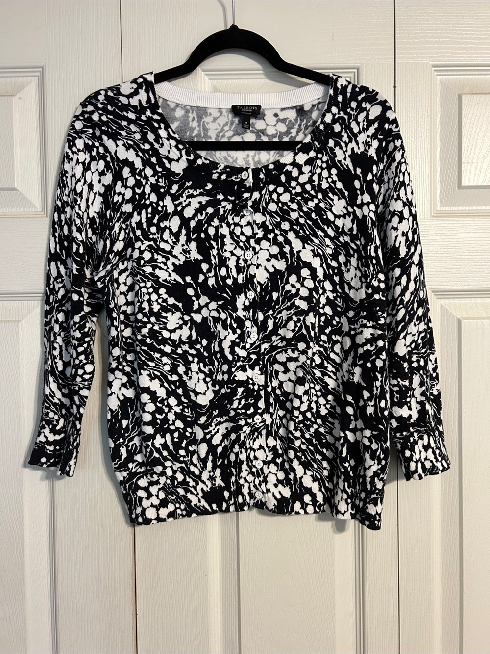 TALBOBTS Black White Abstract Floral Medium Pima Cotton Cardigan Sweater